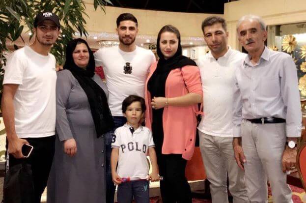 Alireza Jahanbakhsh with his family.